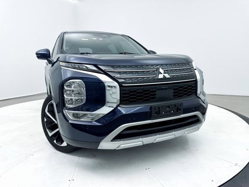 Used 2023 Mitsubishi Outlander SE image 8