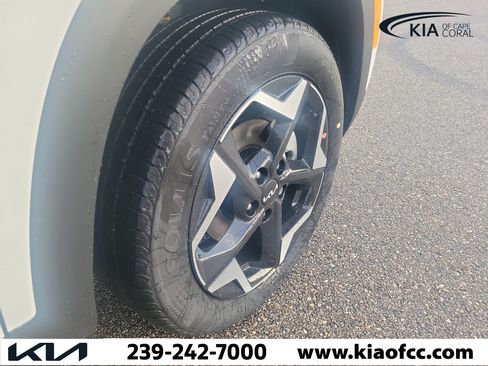 New 2026 Kia Seltos S FWD image 7