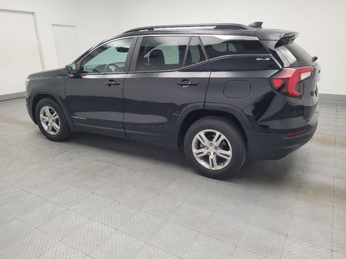 Used 2022 GMC Terrain SLE w/ Driver Convenience Package image 3