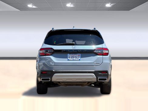 Used 2024 Honda Pilot Touring image 10