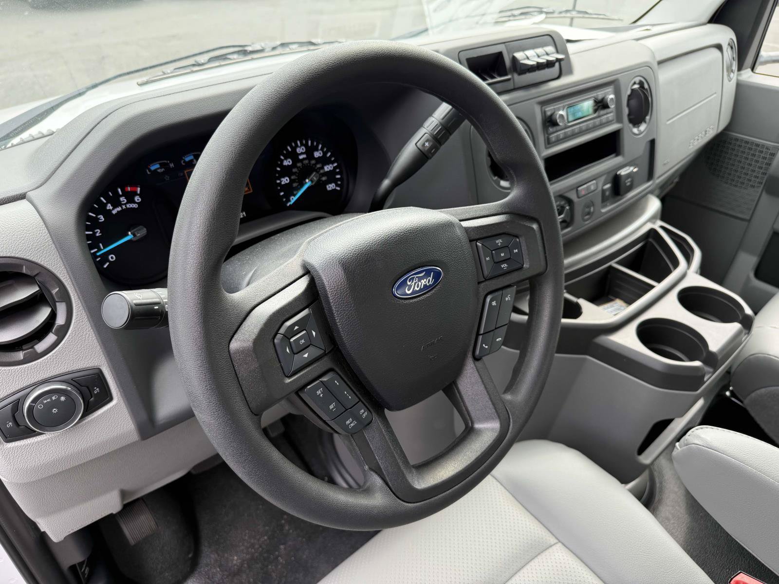 New 2026 Ford E-450 and Econoline 450 Super Duty w/ Driver's Safety Package RWD image 10
