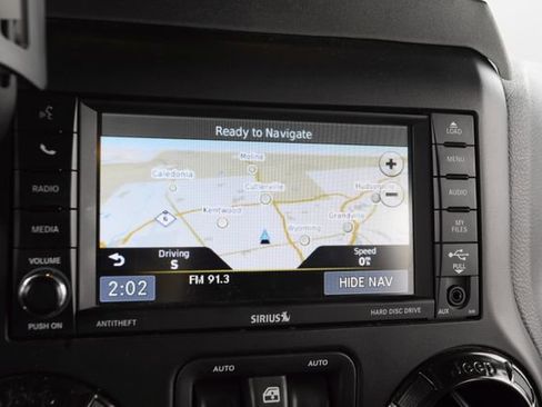 Used 2017 Jeep Wrangler Unlimited Sahara image 31