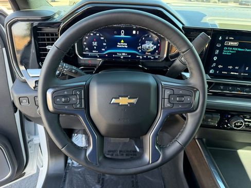 Used 2025 Chevrolet Silverado 2500 High Country w/ High Country Premium Package AWD/4WD image 27