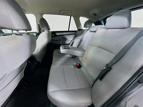 Used 2018 Subaru Outback 2.5i Premium image 4