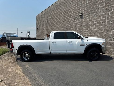 Used 2016 RAM 3500 SLT w/ Cold Weather Group AWD/4WD image 4