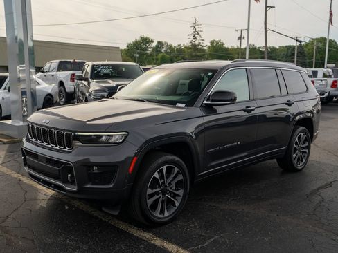 Used 2023 Jeep Grand Cherokee L Overland AWD/4WD image 2