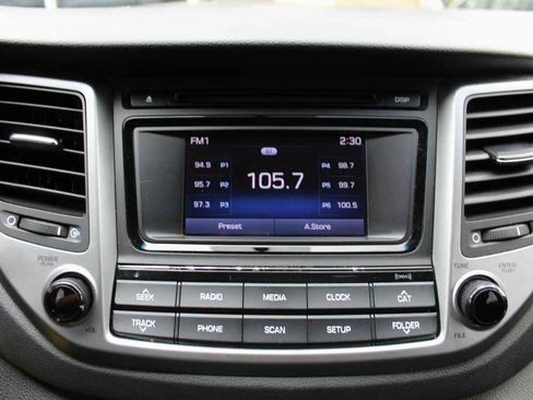 Used 2017 Hyundai Tucson SE FWD image 18