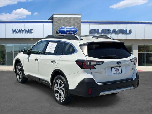 Certified 2022 Subaru Outback Touring AWD/4WD image 3