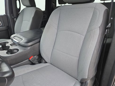 Used 2024 RAM 2500 Big Horn w/ Bed Utility Group image 17