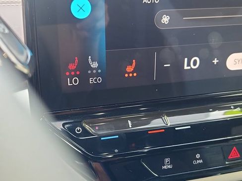 Certified 2023 Volkswagen ID.4 Pro AWD/4WD image 19