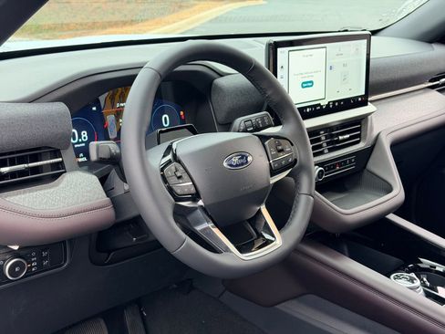New 2026 Ford Explorer Platinum AWD/4WD image 23