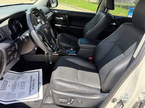 Used 2019 Toyota 4Runner Limited AWD/4WD image 38