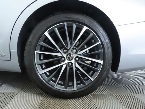 Used 2022 Lexus ES 300h w/ Premium Package image 31