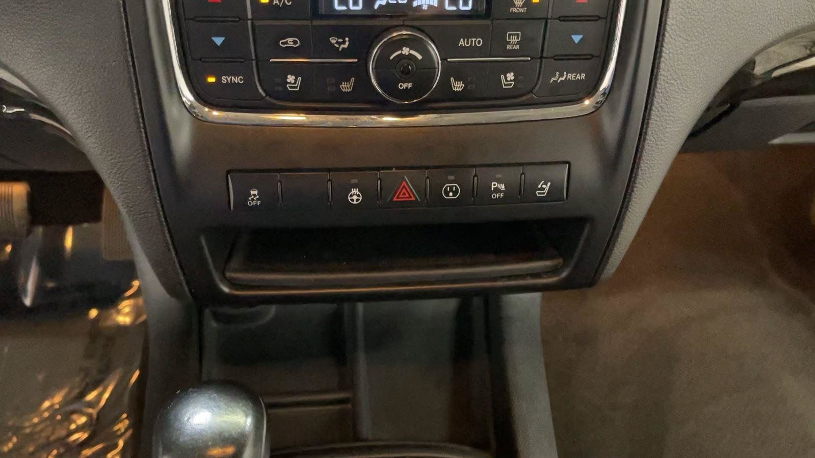 Used 2013 Dodge Durango Citadel w/ Technology Group AWD/4WD image 35
