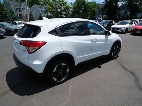 Used 2018 Honda HR-V EX image 7