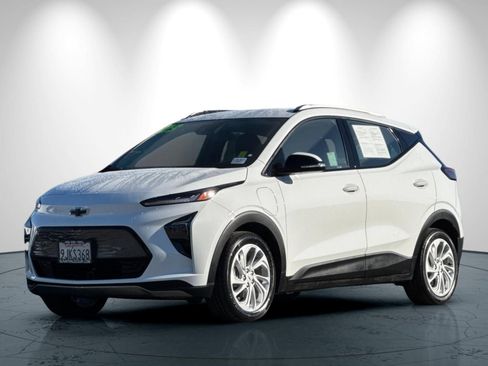 Used 2023 Chevrolet Bolt EUV LT w/ Driver Confidence Package image 8