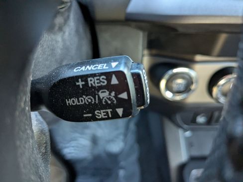 Used 2019 Toyota Tacoma TRD Off-Road image 21