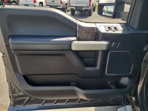 Used 2017 Ford F250 Lariat w/ Chrome Package AWD/4WD image 14
