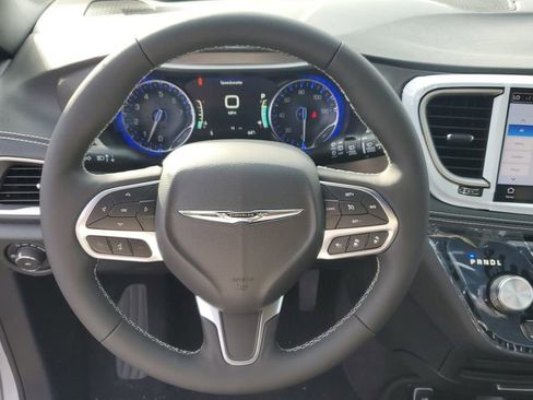 New 2026 Chrysler Pacifica Select image 27