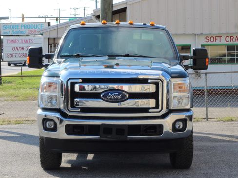 Used 2016 Ford F250 XLT w/ XLT Value Package AWD/4WD image 2