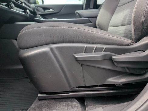 Used 2026 Chevrolet Equinox LT FWD image 14