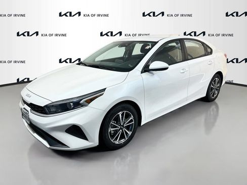 Certified 2023 Kia Forte LXS FWD image 4