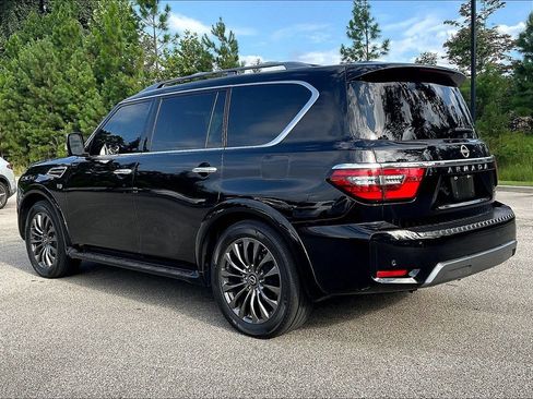 Used 2022 Nissan Armada Platinum w/ Captain's Chairs Package RWD image 3