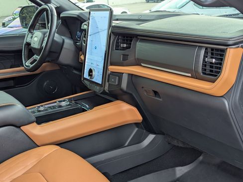 Used 2024 Ford Expedition Max Platinum image 30