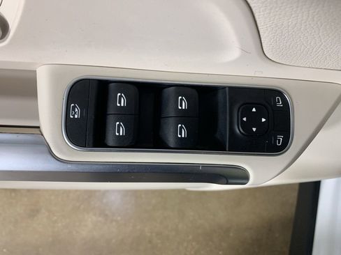 Used 2020 Mercedes-Benz GLB 250 image 18