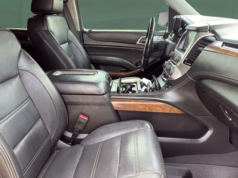 Used 2019 GMC Yukon XL Denali w/ Denali Ultimate Package AWD/4WD image 25