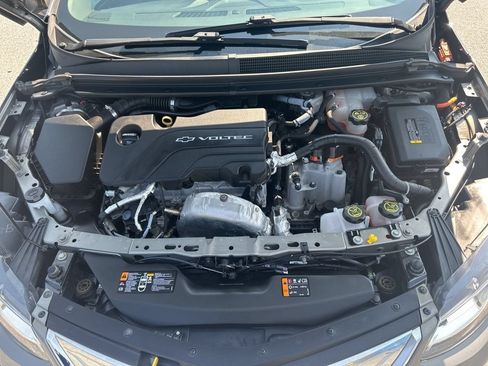 Used 2017 Chevrolet Volt LT w/ Comfort Package FWD image 32