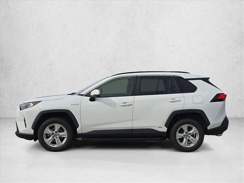 Used 2021 Toyota RAV4 XLE AWD/4WD image 8