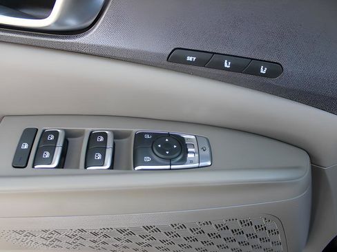 New 2026 Kia Carnival SX image 29