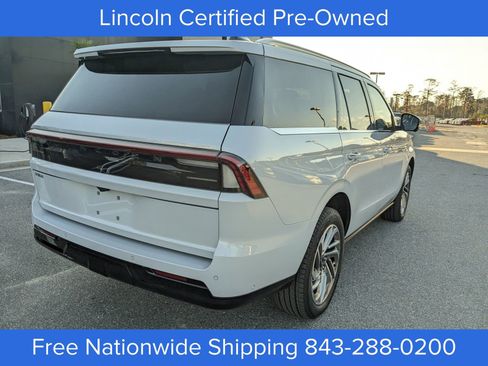 Certified 2025 Lincoln Navigator Reserve image 4