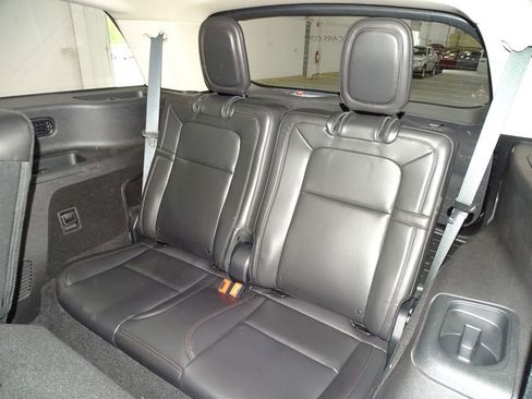 Used 2020 Lincoln Aviator Reserve w/ Equipment Group 202A image 11