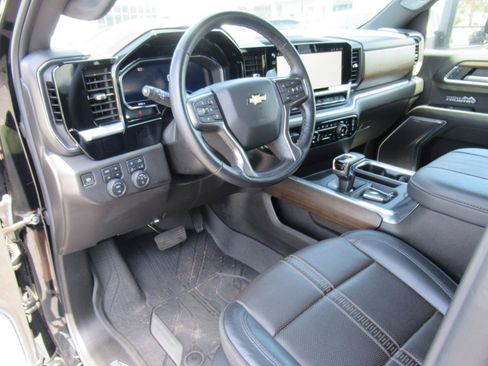 Certified 2024 Chevrolet Silverado 1500 High Country w/ High Country Premium Package AWD/4WD image 15