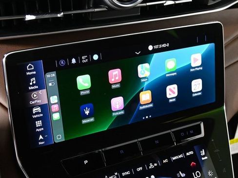 New 2025 Maserati Grecale GT image 4