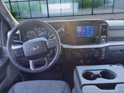 Used 2025 Ford F250 XLT image 14