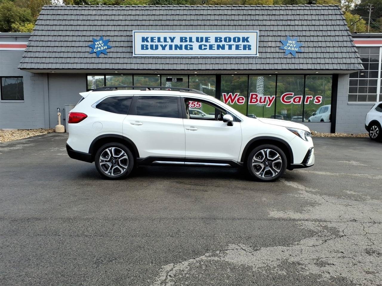 Used 2023 Subaru Ascent Limited AWD/4WD image 1