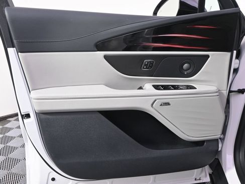 New 2026 Lincoln Nautilus Reserve AWD/4WD image 22