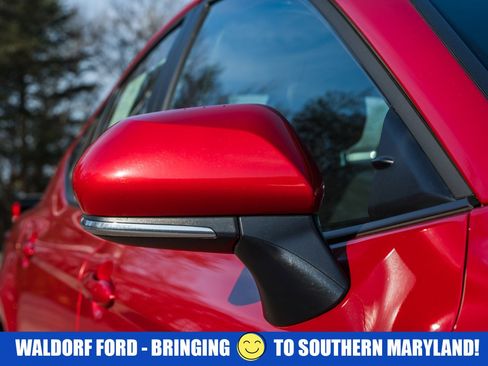 Used 2025 Toyota Camry SE image 13