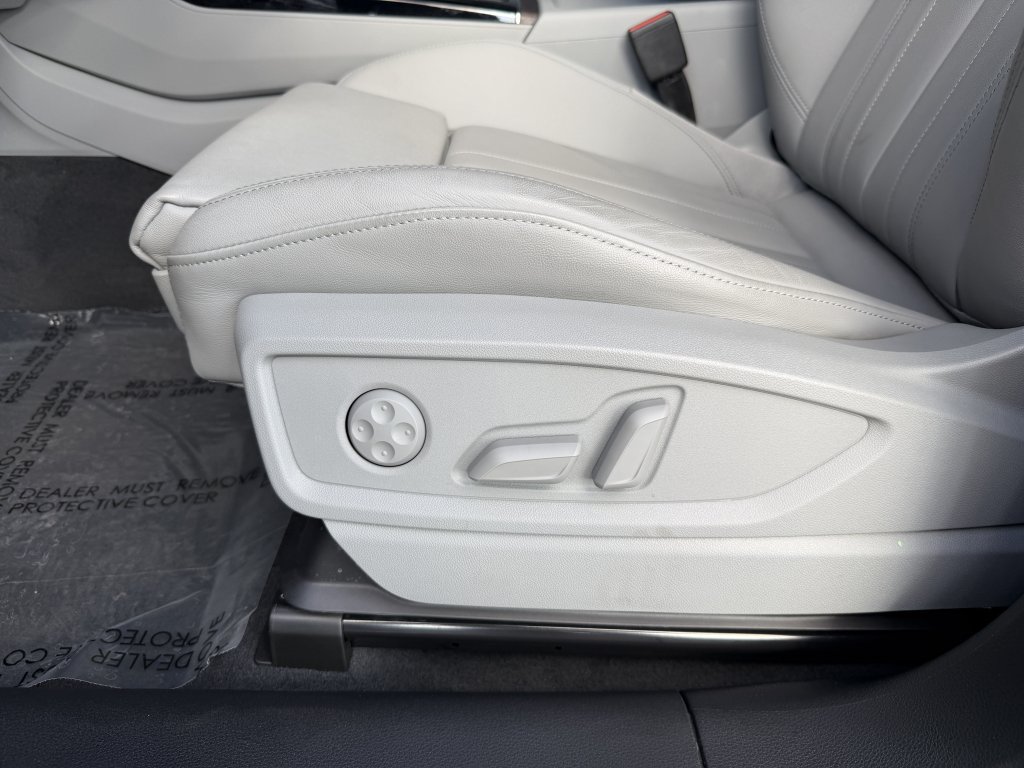 Used 2025 Audi Q5 e Premium AWD/4WD image 30
