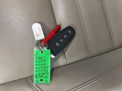 Used 2019 Ford Escape Titanium FWD image 28