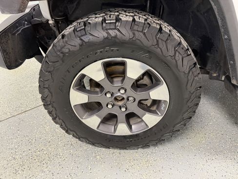 Used 2018 Jeep Wrangler Unlimited Sahara w/ Dual Top Group image 26