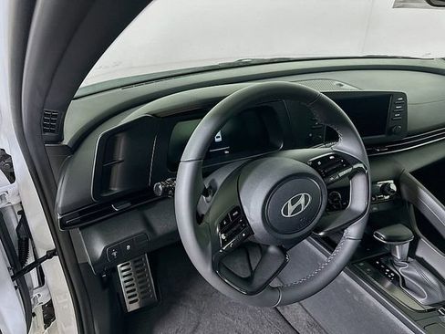 Certified 2025 Hyundai Elantra Sport FWD image 7