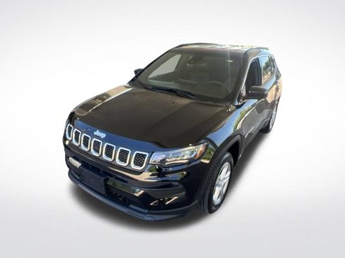 Used 2023 Jeep Compass Latitude w/ Convenience Group AWD/4WD image 37