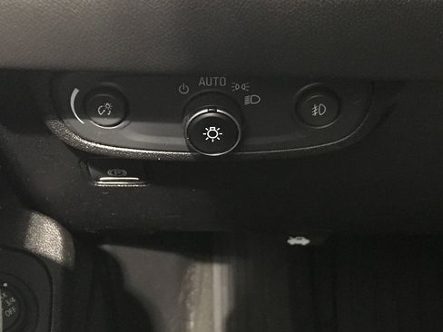 Used 2019 GMC Terrain Denali w/ GMC Pro Grade Package AWD/4WD image 20