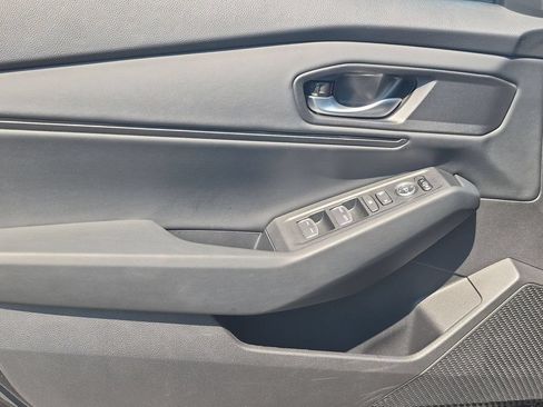 Used 2025 Honda Accord SE image 11
