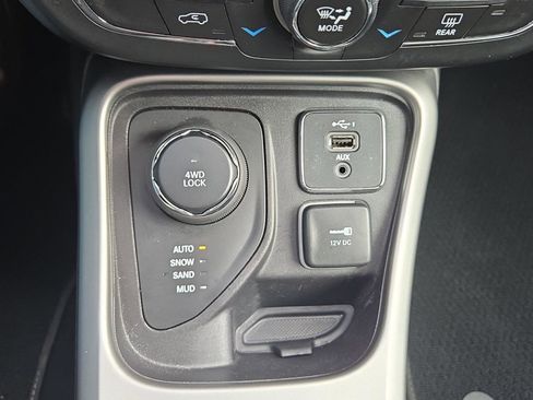 Used 2021 Jeep Compass Latitude image 18