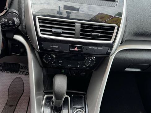 Used 2019 Mitsubishi Eclipse Cross LE AWD/4WD image 10